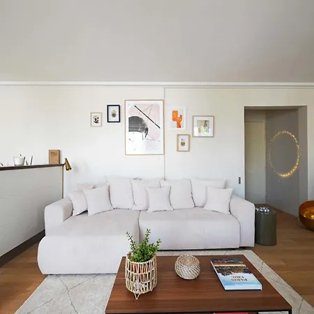 Magnifique Champs Elysees Apartment
