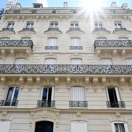 Magnifique Champs Elysees Apartment Paris